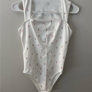 OQQ Women’s White Athletic Floral Bodysuit Large